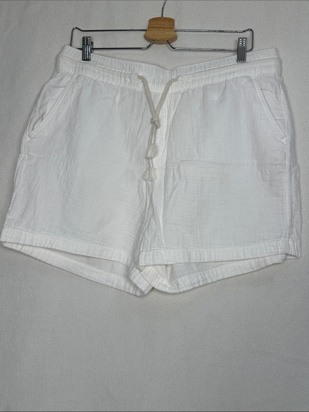Old Navy White Women's Drawstring Linen-Texture Hybrid Shorts